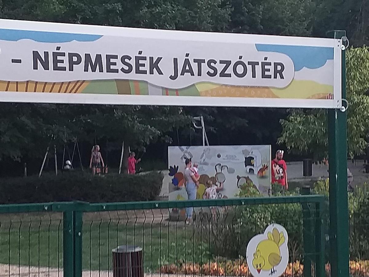 Galeria Apartman Veszprém Buitenkant foto