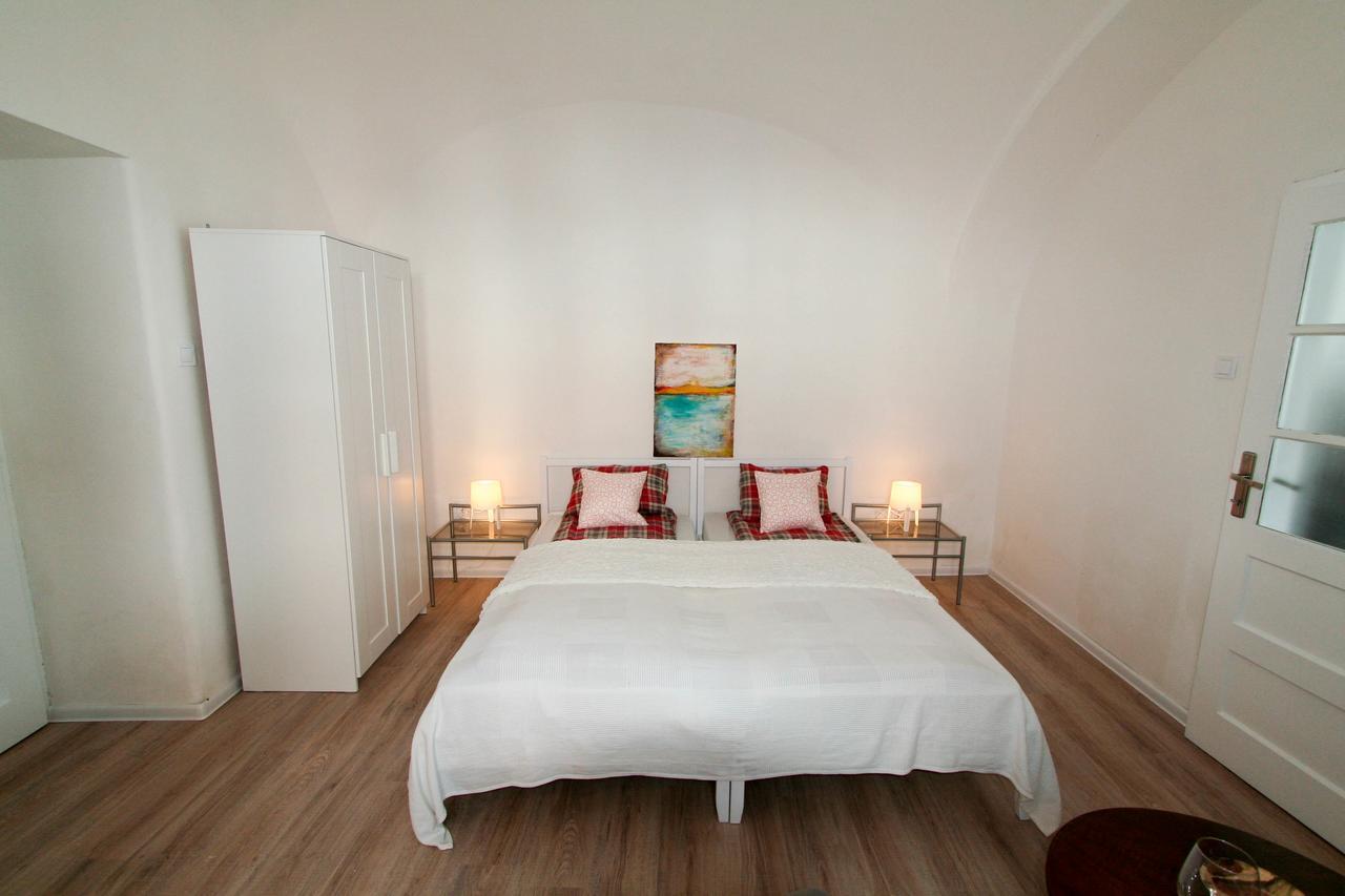 Galeria Apartman Veszprém Buitenkant foto